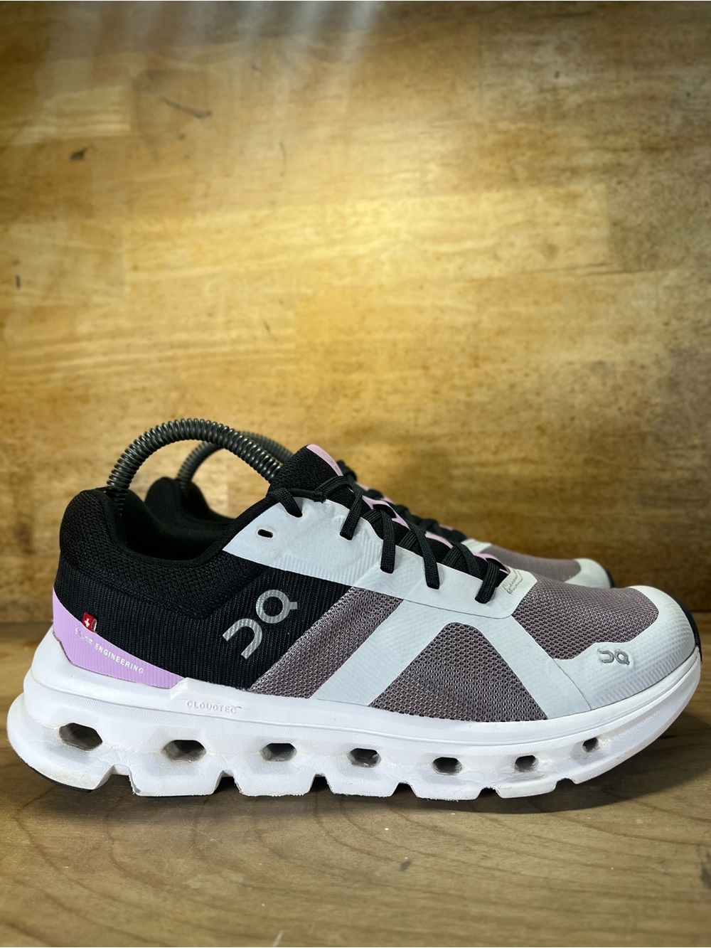 On CloudRunner REFLECTIVE Womens Size 8 Running Shoes Sneakers Black Purple